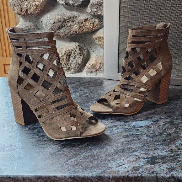 NWOT Charlotte Russe Brown Caged Peep Toe Block Heels Size 8 - Picture 4 of 15